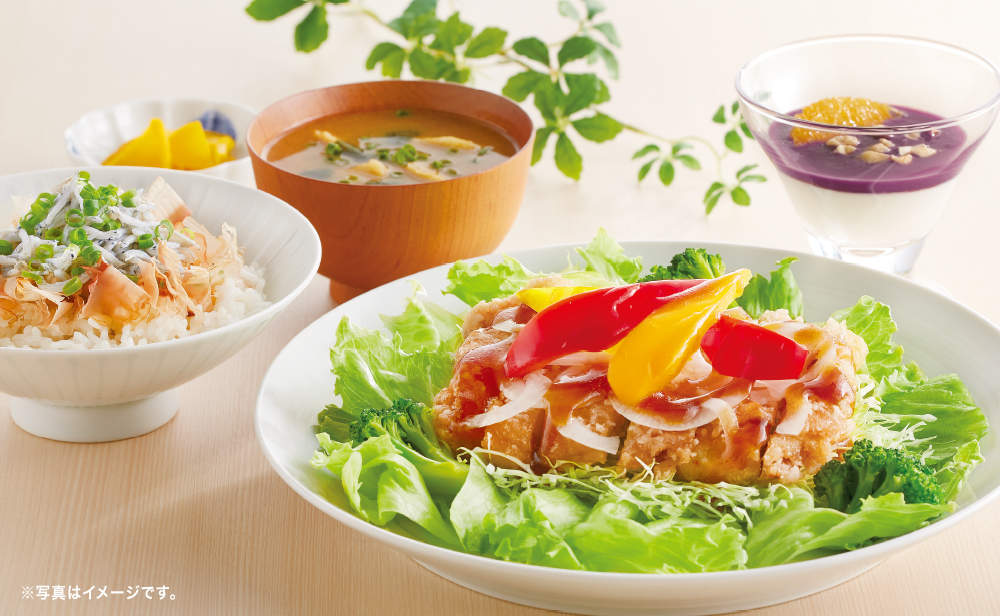 野菜たっぷりチキンの竜田揚げと釜揚げしらす丼