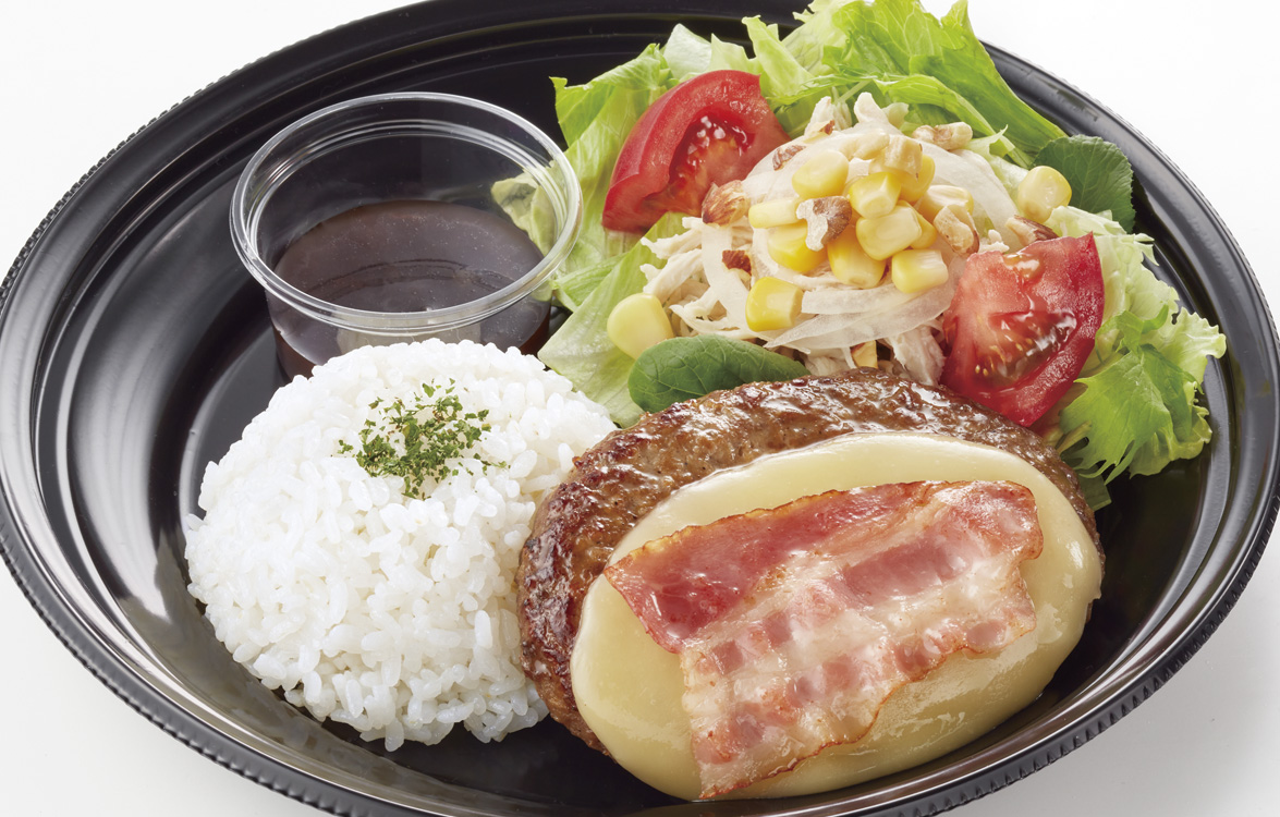 カフェプレートランチ（月曜日）ベーコンチーズハンバーグ＆蒸し鶏サラダ