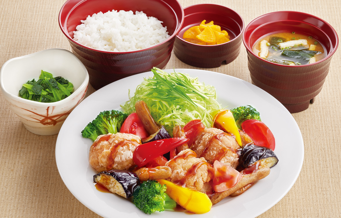 彩り野菜と若鶏の黒酢あんかけ定食