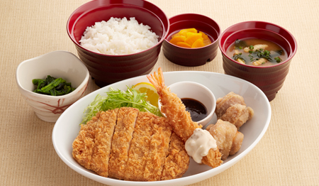 ロースかつの特選バラエティフライ定食